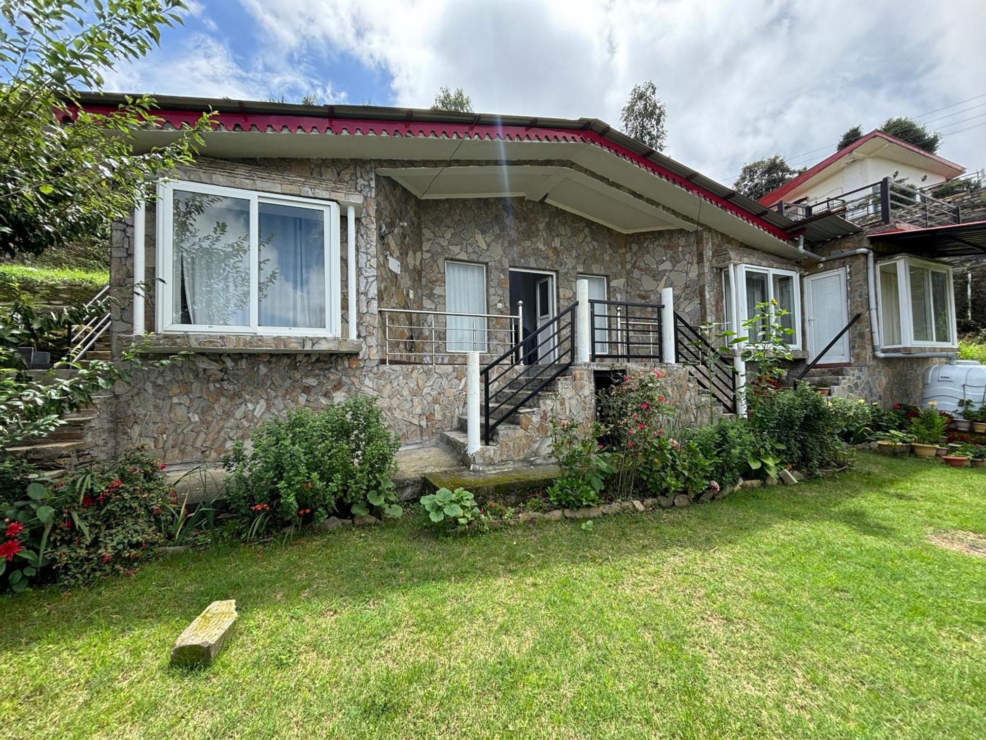 Indus Valley Mukteshwar Villa Buitenkant foto