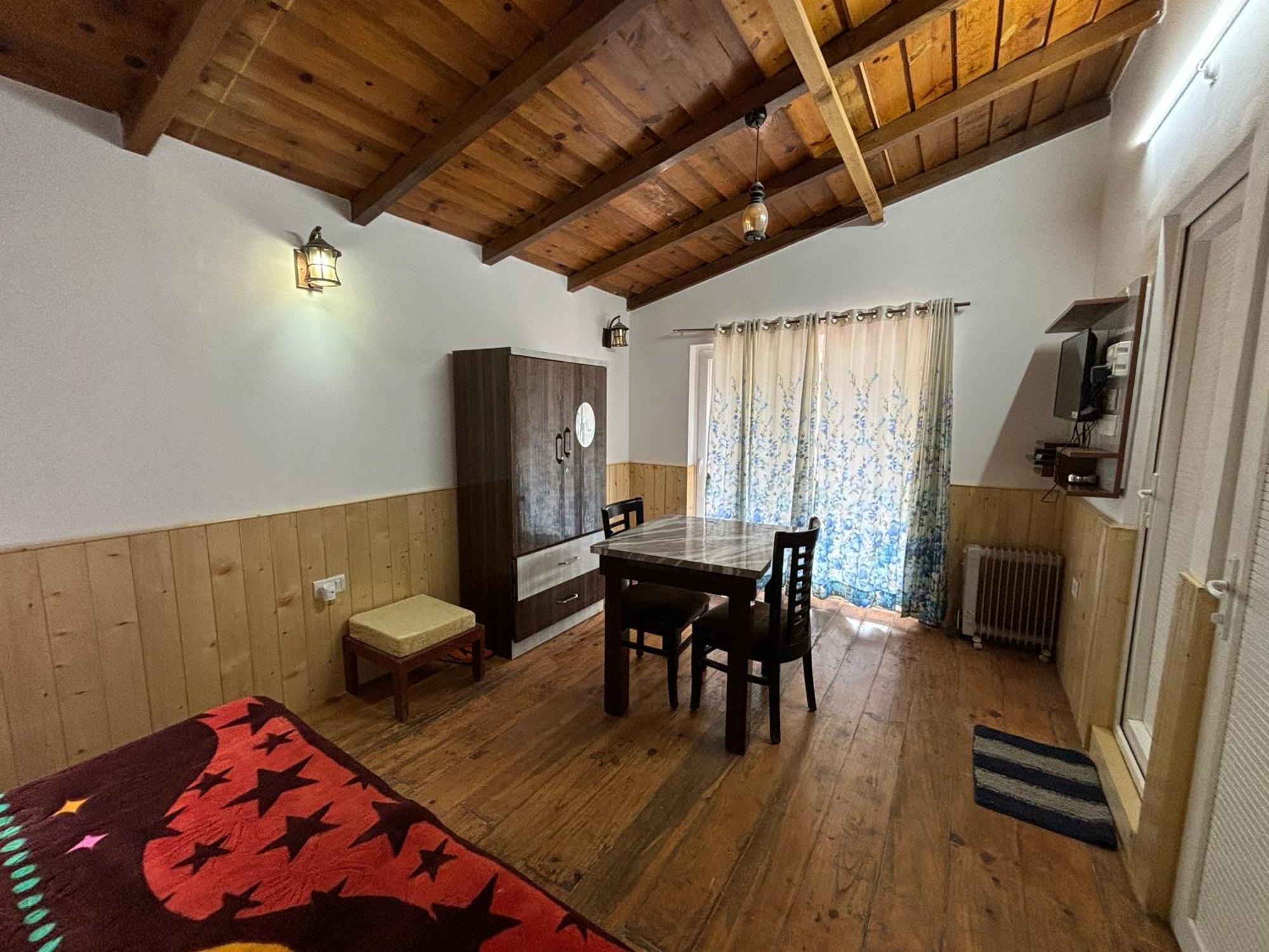 Indus Valley Mukteshwar Villa Buitenkant foto